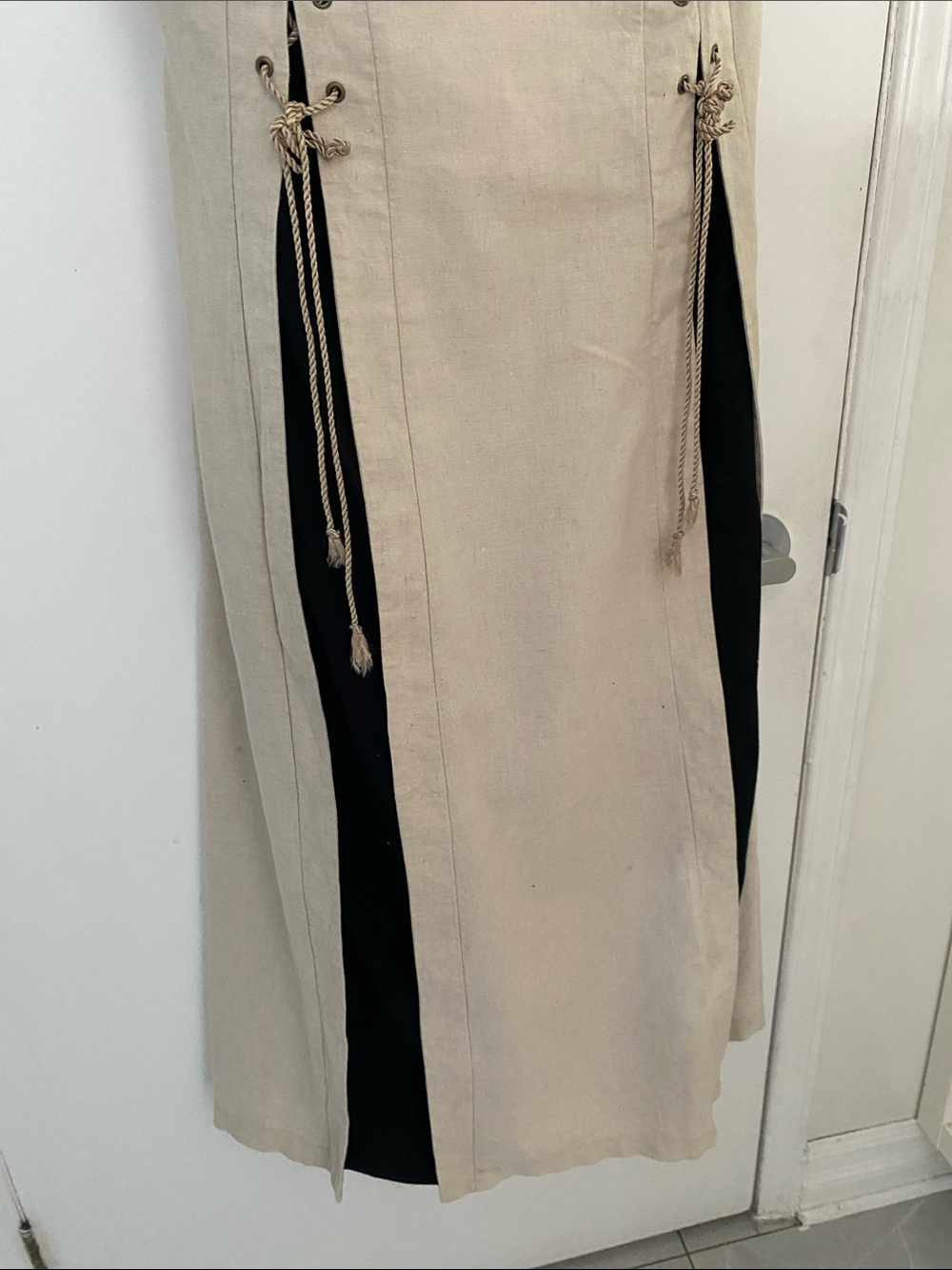 EXCALIBOR LInen Beige Maxi Dress w Black Insert & Lace-Up Panels Size X large - Picture 3 of 16